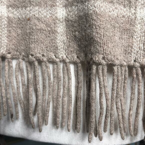 Claudia Nichole Cashmere Blend Poncho Beige Cream Knit Fringe Trim Shawl Topper - Picture 4 of 6